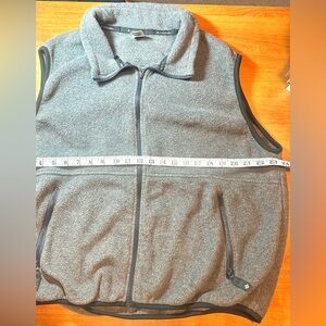 Women’s COLUMBIA SPORTSWEAR, XL grey fleece VEST with black piping, pockets. $10